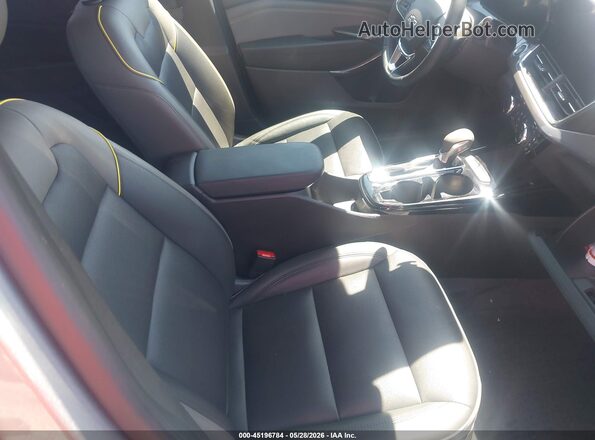 KL77LKEP4SC127582 2025 CHEVROLET TRAX Silver Vista interior delantera