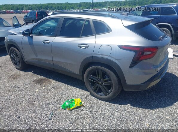 KL77LKEP4SC127582 2025 CHEVROLET TRAX Silver Trasero izquierdo