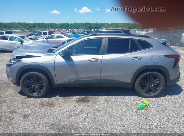 KL77LKEP4SC127582 2025 CHEVROLET TRAX Silver Vista interior de 360 grados