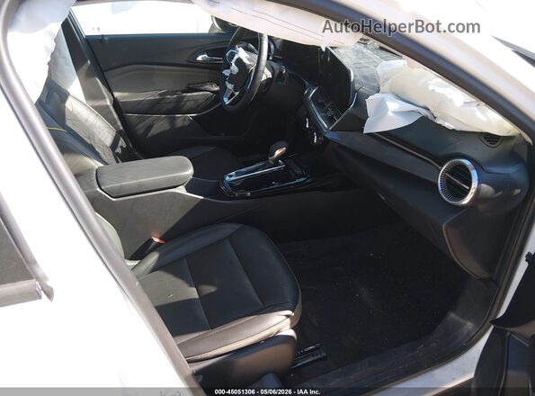 KL77LKEP5SC105266 2025 CHEVROLET TRAX Белый Вид салона спереди