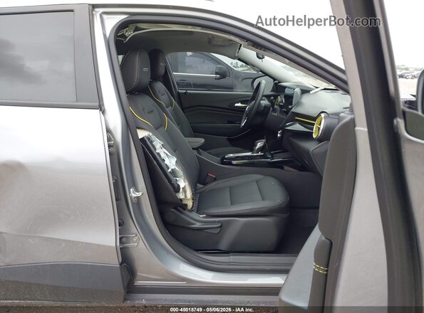 KL77LKEP6SC333129 2025 CHEVROLET TRAX Серый Вид салона спереди