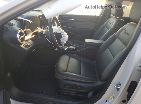 KL77LKEP6TC049937 2026 CHEVROLET TRAX Cream Widok wnętrza z przodu