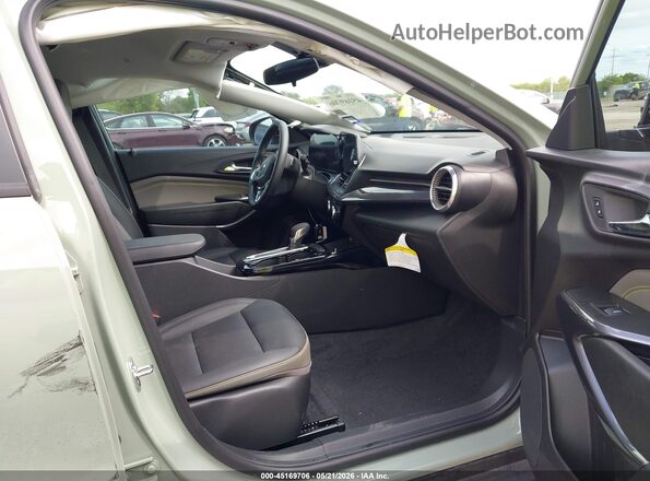 KL77LKEPXSC279639 2025 CHEVROLET TRAX Green Vista interior delantera
