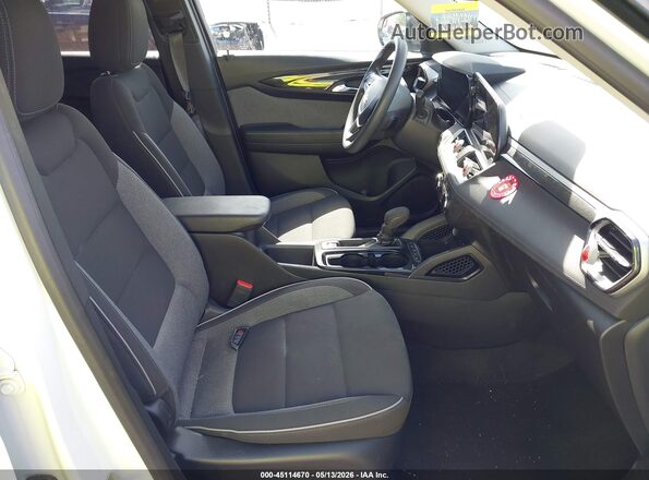 KL79MMSL4RB142084 2024 CHEVROLET TRAILBLAZER Белый Вид салона спереди