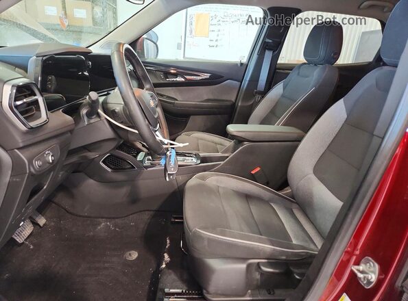 KL79MPS23RB114429 2024 CHEVROLET TRAILBLAZER Красный Вид салона спереди