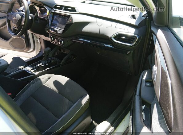KL79MPS29NB123811 2022 CHEVROLET TRAILBLAZER White Vista interior delantera