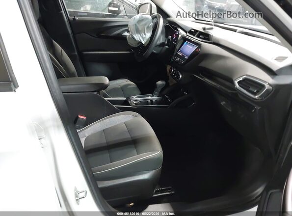 KL79MPSL4NB084828 2022 CHEVROLET TRAILBLAZER White Widok wnętrza z przodu