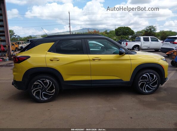 KL79MTSL9RB043447 2024 CHEVROLET TRAILBLAZER Yellow Rear interior view