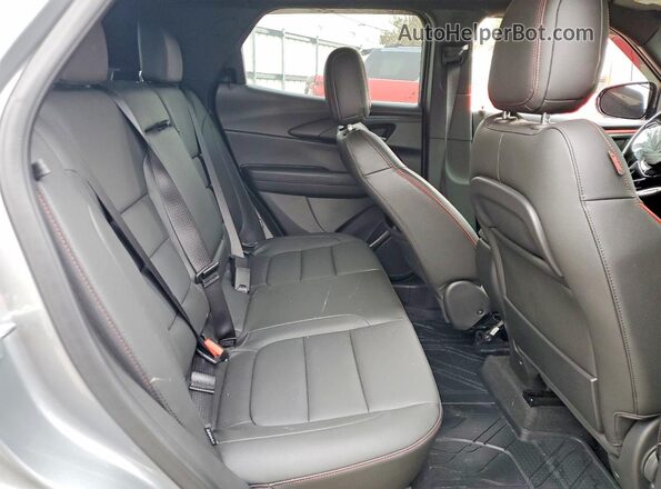 KL79MTSL9SB110246 2025 CHEVROLET TRAILBLAZER Silver Rear interior view