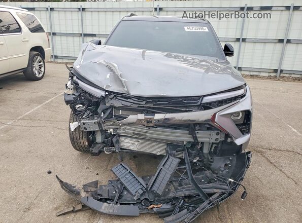 KL79MTSL9SB110246 2025 CHEVROLET TRAILBLAZER Silver Front view