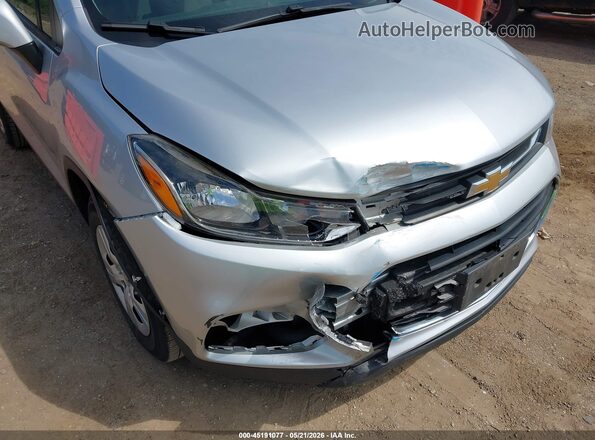 KL7CJKSB0JB544232 2018 CHEVROLET TRAX Silver Vista frontal