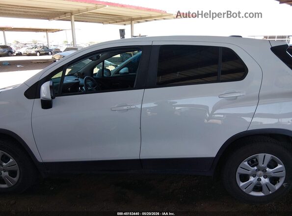 KL7CJKSB3JB544175 2018 CHEVROLET TRAX White 360 interior view