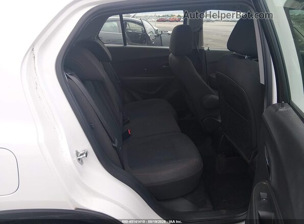 KL7CJKSB4JB555878 2018 CHEVROLET TRAX White Vista de la etiqueta del VIN