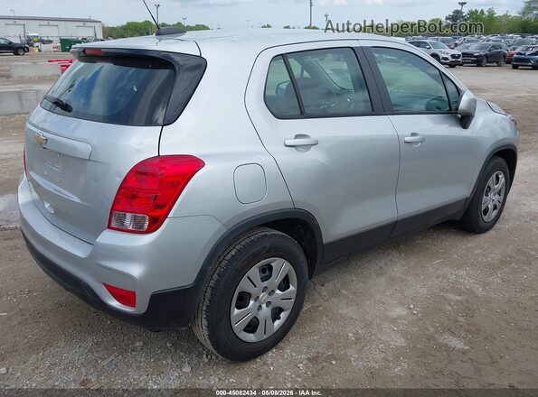 KL7CJKSBXJB606946 2018 CHEVROLET TRAX Silver Trasero derecho