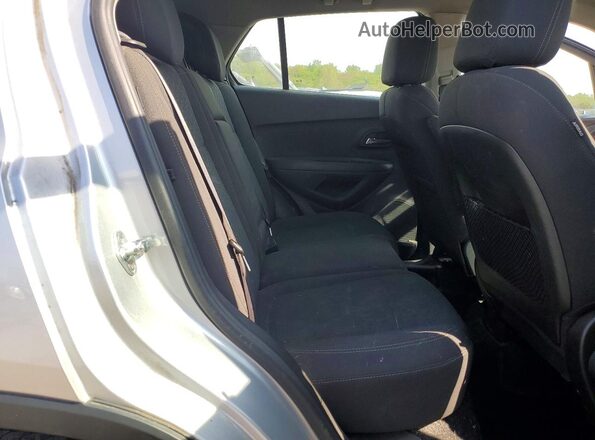 KL7CJKSBXJB723166 2018 CHEVROLET TRAX Silver 
