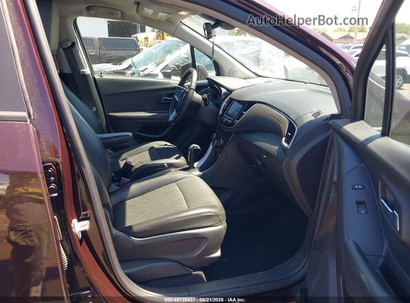 KL7CJLSB1MB307551 2021 CHEVROLET TRAX Burgundy Вид салону спереду