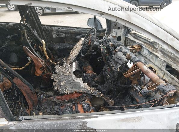 KL7CJLSB1MB311809 2021 CHEVROLET TRAX Silver Widok wnętrza z przodu
