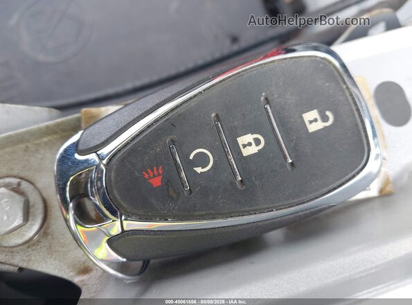 KL7CJLSB3JB679064 2018 CHEVROLET TRAX Silver Dashboard view