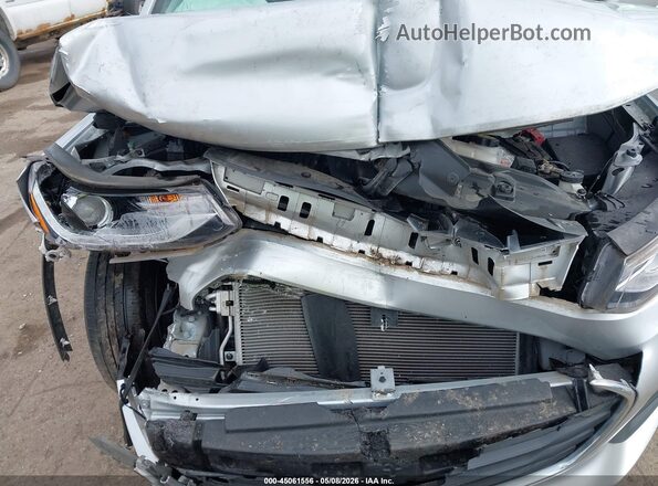 KL7CJLSB3JB679064 2018 CHEVROLET TRAX Silver Front view