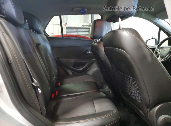 KL7CJLSB4JB562559 2018 CHEVROLET TRAX Silver 