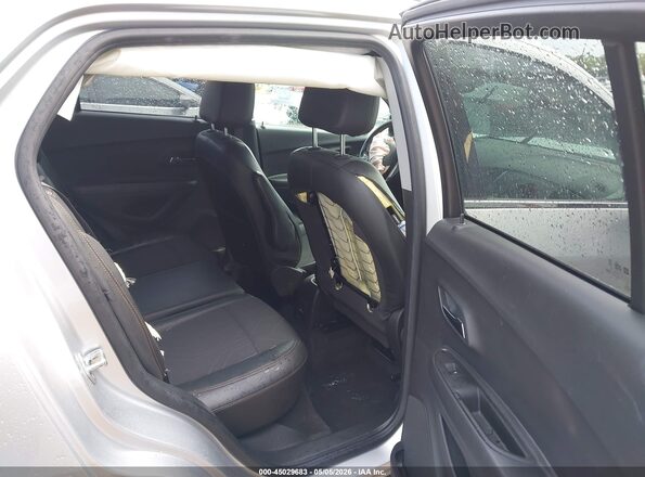 KL7CJLSB4KB845223 2019 CHEVROLET TRAX Silver VIN კოდის სტიკერის ხედი