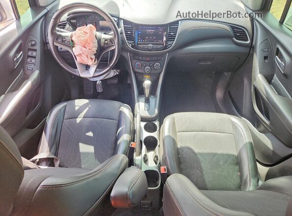 KL7CJLSB4LB038444 2020 CHEVROLET TRAX Серебряный Вид панели приборов