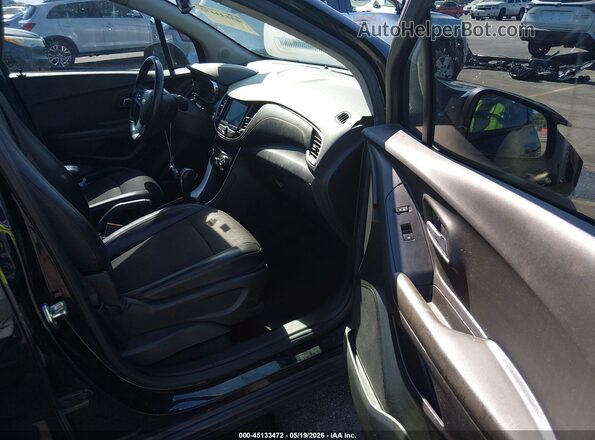 KL7CJLSB4MB308354 2021 CHEVROLET TRAX Black Вид салону спереду