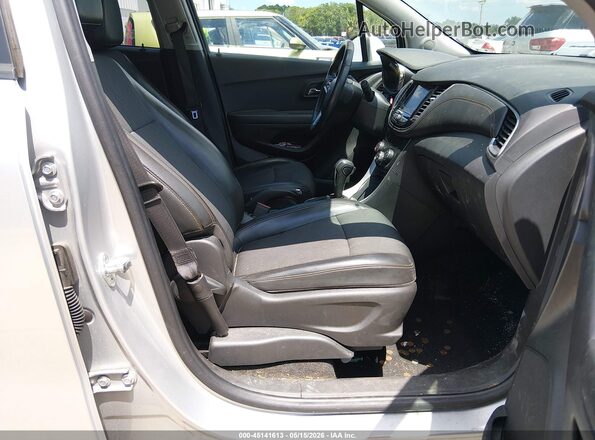 KL7CJLSB4MB359899 2021 CHEVROLET TRAX Silver 