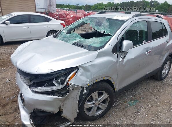 KL7CJLSB6JB651985 2018 CHEVROLET TRAX Silver წინა ხედი