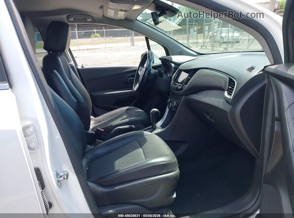KL7CJLSB6KB842503 2019 CHEVROLET TRAX White Widok wnętrza z przodu