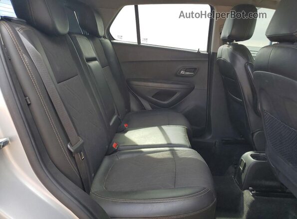 KL7CJLSB6KB960793 2019 CHEVROLET TRAX Silver Rear seats view