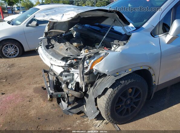 KL7CJLSB6LB007227 2020 CHEVROLET TRAX Silver Widok z przodu