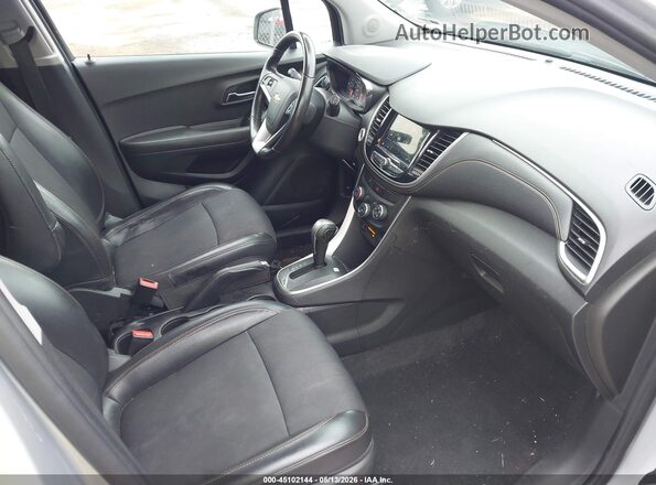KL7CJLSB7KB751286 2019 CHEVROLET TRAX Silver Սալոնի դիմացի տեսք