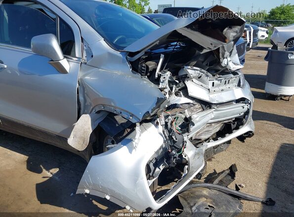 KL7CJLSB7LB332176 2020 CHEVROLET TRAX Silver Widok z przodu