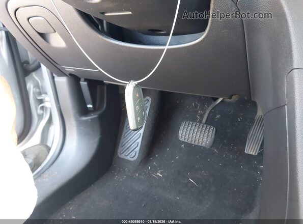 KL7CJLSB8KB961735 2019 CHEVROLET TRAX Silver Առջևի վահանակի տեսք