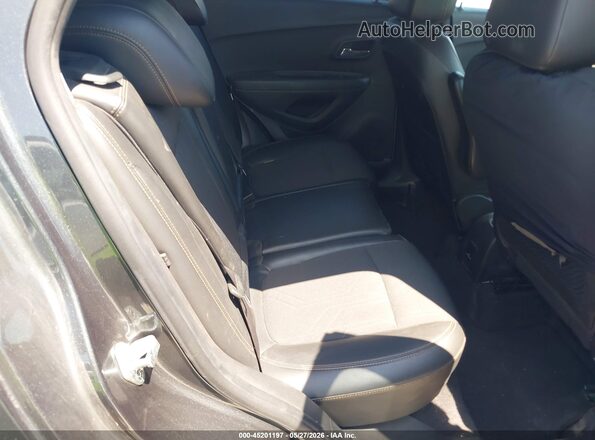 KL7CJLSB9JB716232 2018 CHEVROLET TRAX Gray VIN կոդի պիտակի տեսք