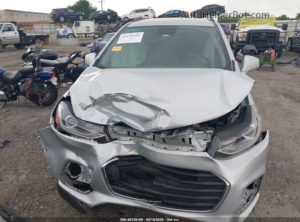 KL7CJLSB9LB015323 2020 CHEVROLET TRAX Silver Rear interior view