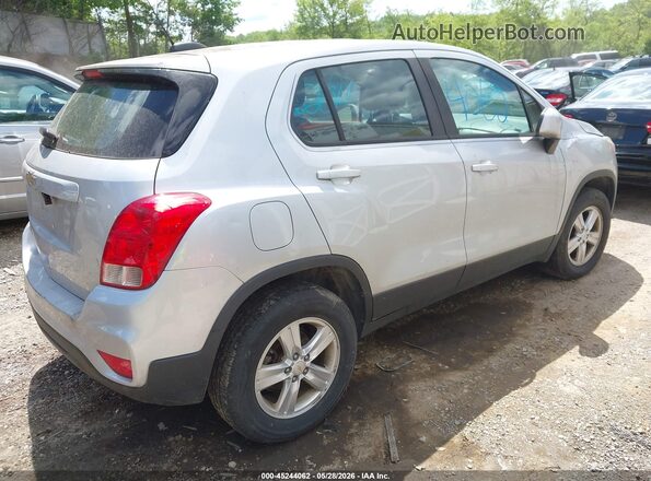 KL7CJNSB7JB625052 2018 CHEVROLET TRAX Серебряный Задняя правая четверть