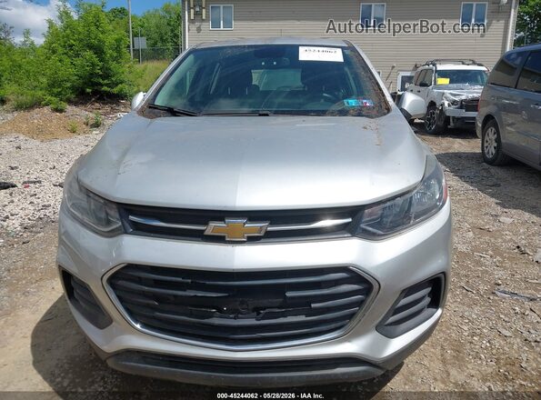 KL7CJNSB7JB625052 2018 CHEVROLET TRAX Серебряный Вид щитка приборов
