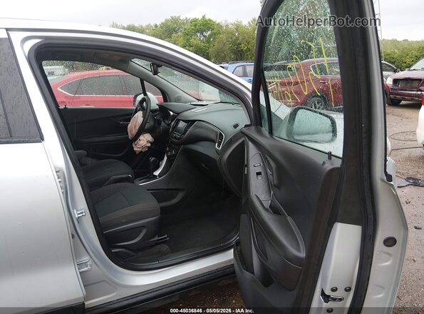 KL7CJNSM6NB549072 2022 CHEVROLET TRAX Silver Սալոնի դիմացի տեսք