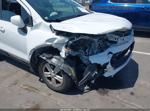 KL7CJNSM7NB512581 2022 CHEVROLET TRAX White Դիմացի տեսք