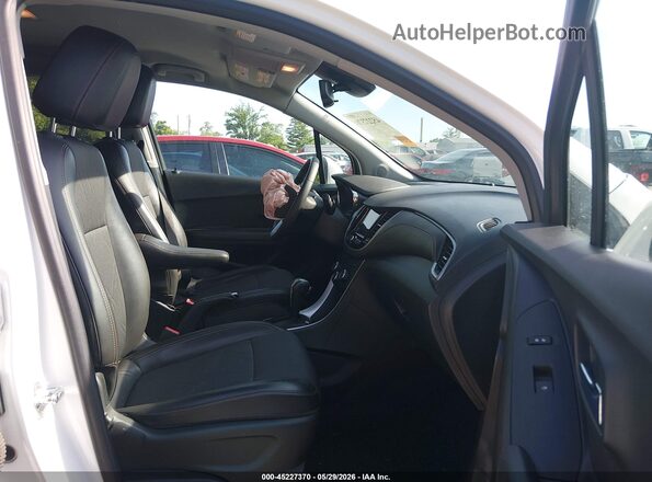 KL7CJPSB2JB671156 2018 CHEVROLET TRAX Белый 