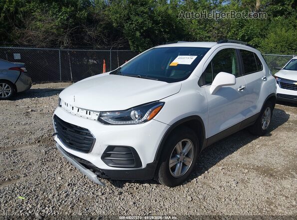 KL7CJPSB2JB671156 2018 CHEVROLET TRAX Белый 