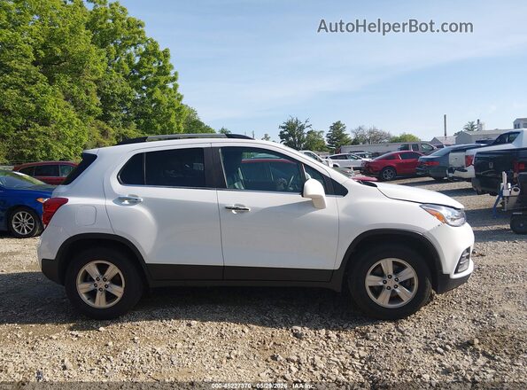 KL7CJPSB2JB671156 2018 CHEVROLET TRAX Белый 