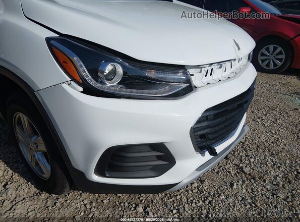 KL7CJPSB2JB671156 2018 CHEVROLET TRAX Белый 