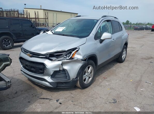 KL7CJPSB2MB358855 2021 CHEVROLET TRAX Silver Առջևի ձախ երեք քառորդ տեսարան