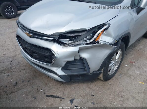 KL7CJPSB2MB358855 2021 CHEVROLET TRAX Silver Դիմացի տեսք