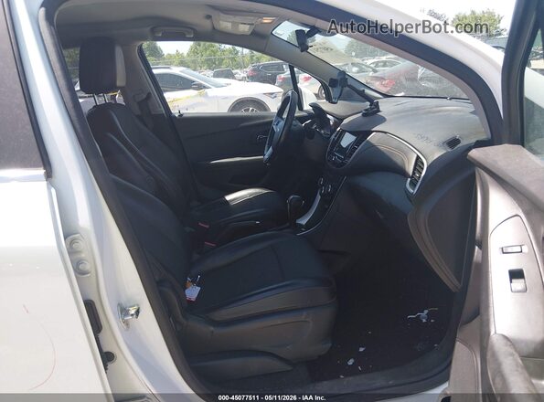 KL7CJPSB6KB755739 2019 CHEVROLET TRAX White Vista interior delantera