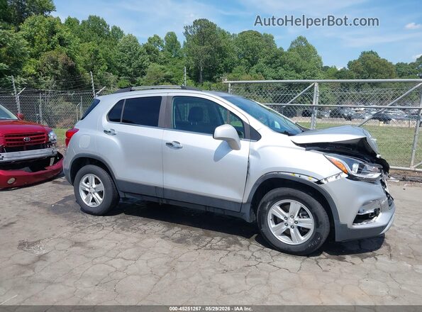KL7CJPSB7KB838192 2019 CHEVROLET TRAX Gray Vista interior trasera