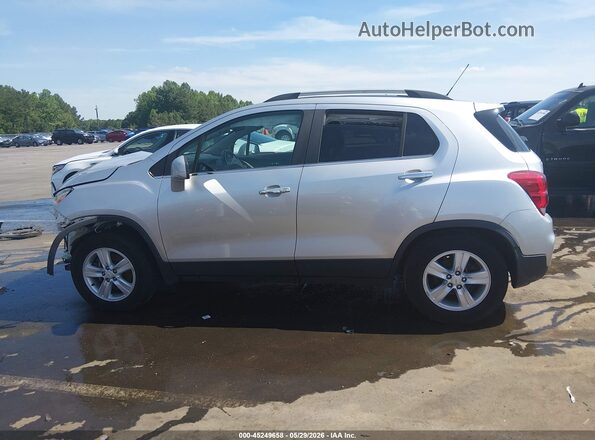KL7CJPSBXHB224889 2017 CHEVROLET TRAX Silver Vista interior trasera